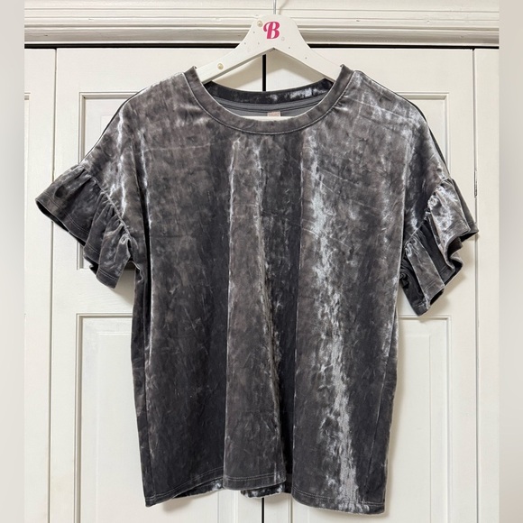 Altar’d State grey short ruffle sleeve crushed velvet shirt size small grunge - Picture 1 of 7